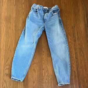 Abercrombie & Fitch The 80s Mom High Rise jeans size 25/0